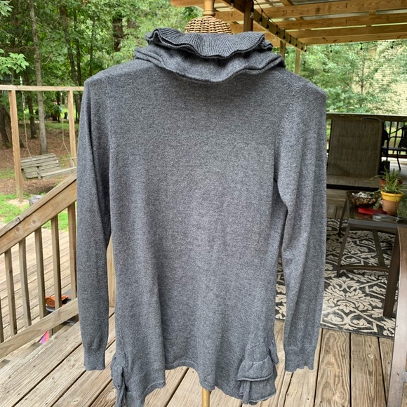 Romeo and Juliet Couture ruffled sweater - Picture 3 of 6